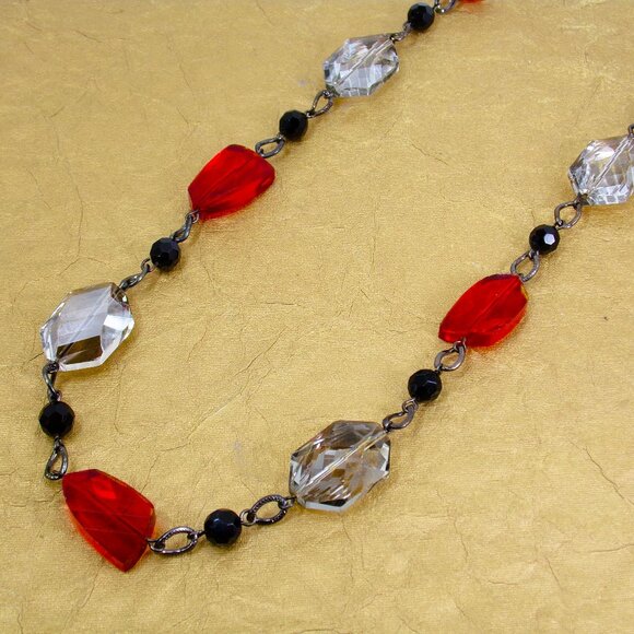 Red, black and gray glass bead necklace an earring set made with gray oval links - Picture 7 of 12